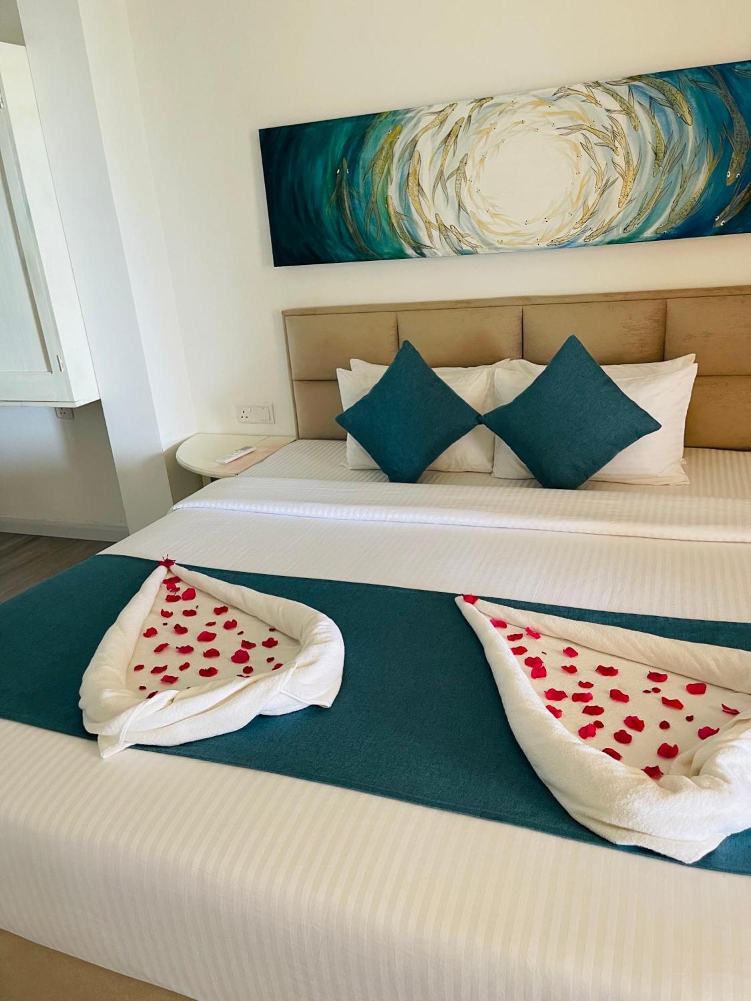 Blue Maalu Resort Ambalangoda  Exterior photo